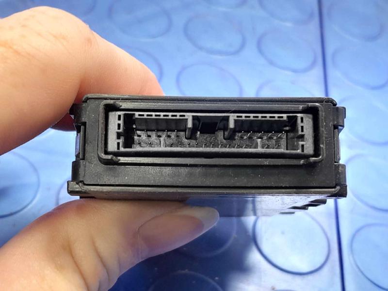 2018-2020 Toyota Sienna Network Multiplex Control Module OEM 89220-08860