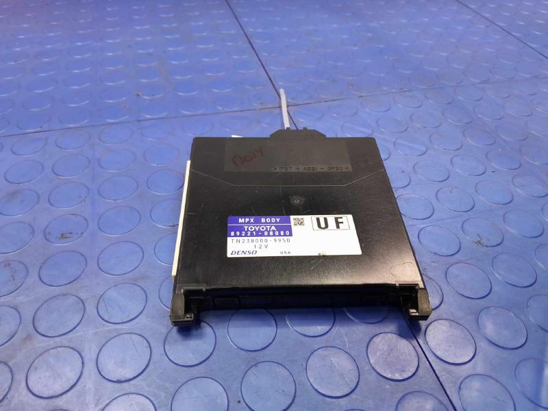 2018-2020 Toyota Sienna Network Gateway Control Module OEM 89221-08080