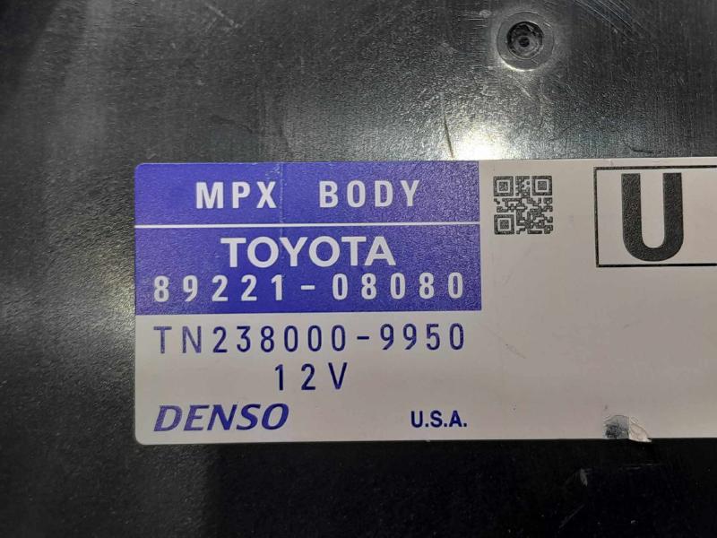 2018-2020 Toyota Sienna Network Gateway Control Module OEM 89221-08080