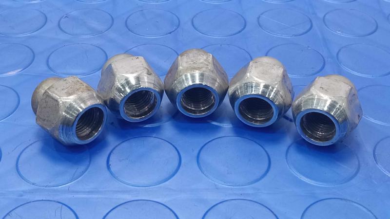 2015 Nissan Rogue Lug Nuts