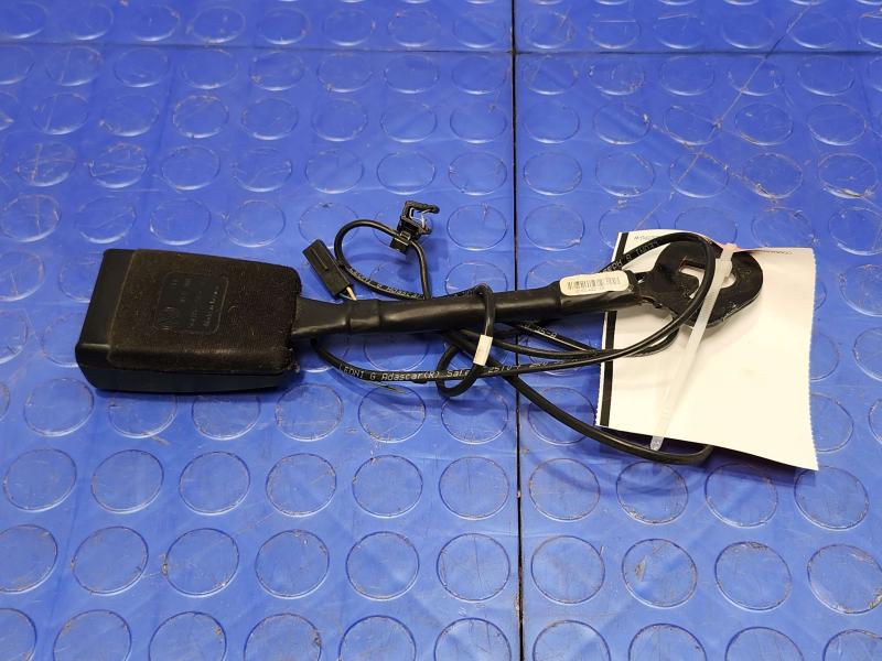 2015 Volkswagen Beetle Front Seat Belt