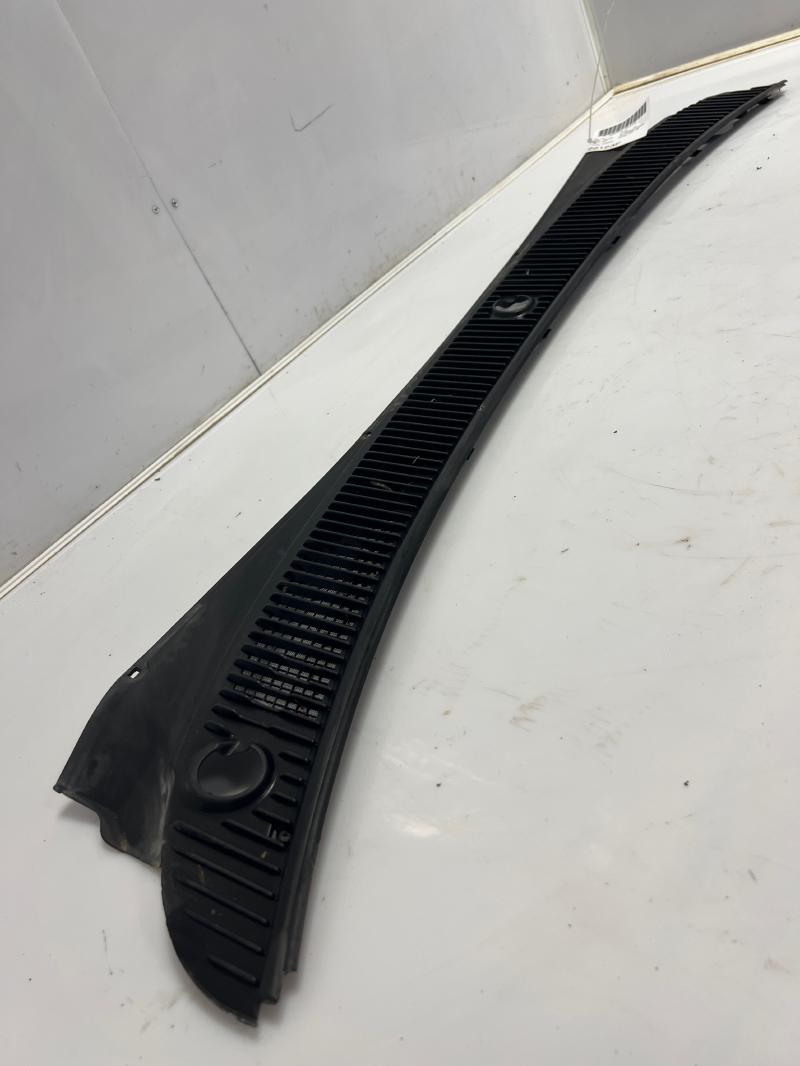 1996 - 2002 Toyota 4Runner Cowl Cover Panel Grille OEM 5570835020