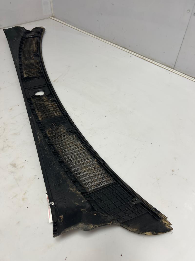 1996 - 2002 Toyota 4Runner Cowl Cover Panel Grille OEM 5570835020