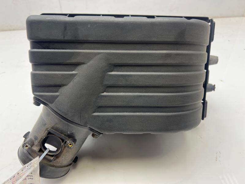 2003 - 2005 Lincoln Aviator Air Cleaner Box Assembly OEM 2C5Z9600AB