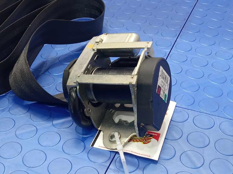 2006 Volkswagen Passat Front Seat Belt