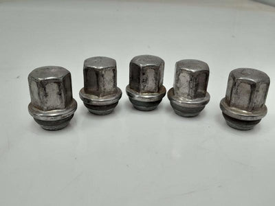 2011 Jeep Grand Cherokee Lug Nuts