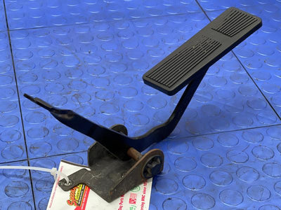 2002-2005 Jeep Liberty Accelerator Pedal Assembly Genuine OEM Part 53013527AA
