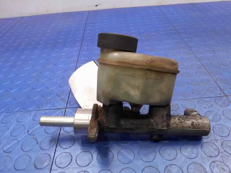 2001-2004 Toyota Tacoma Brake Master Cylinder Assembly Genuine OEM 4720104060