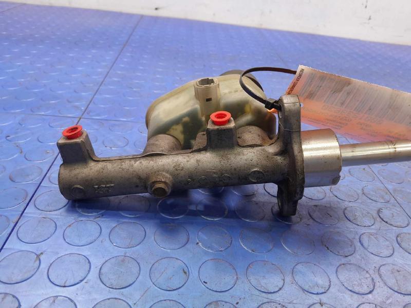 2001-2004 Toyota Tacoma Brake Master Cylinder Assembly Genuine OEM 4720104060