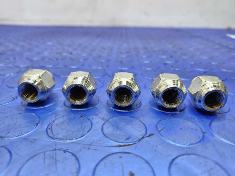 2019 Kia Forte Lug Nuts