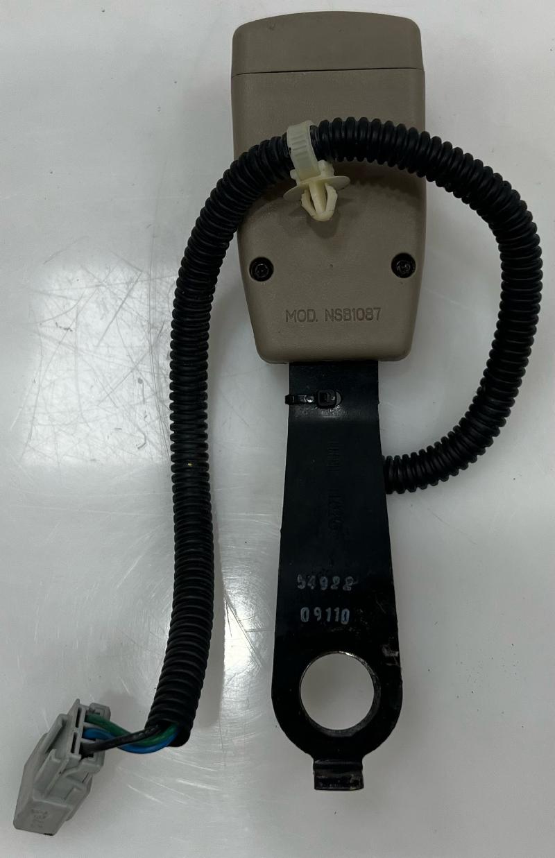 1999 - 2001 Acura TL Front Seat Belt Buckle RH Passenger Side Light Gray OEM 4813S0KA00ZB