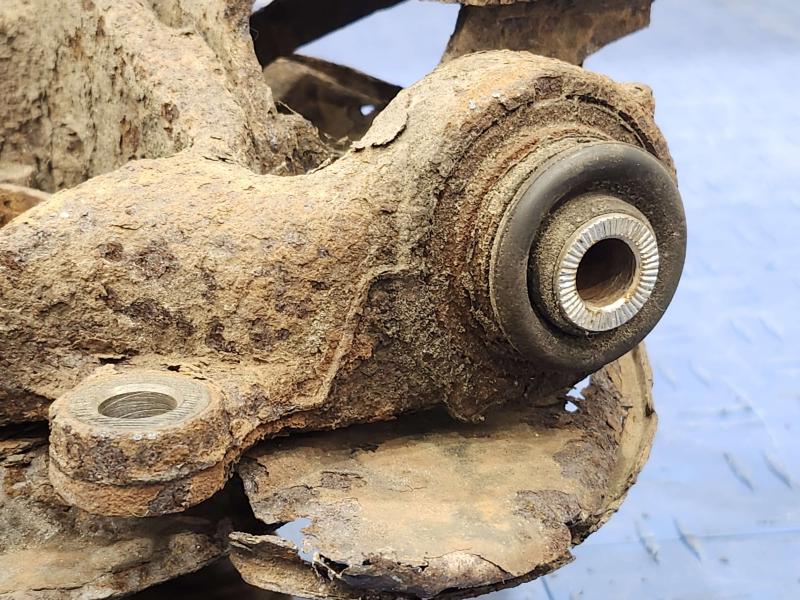 2007 Toyota RAV4 Rear Knuckle/Stub Axle