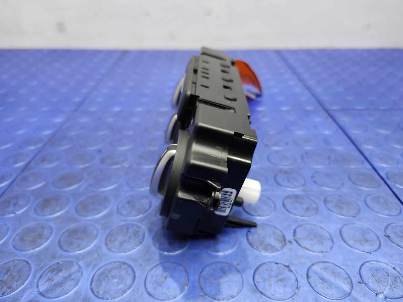 2013 Volkswagen Beetle Heater A/C Control