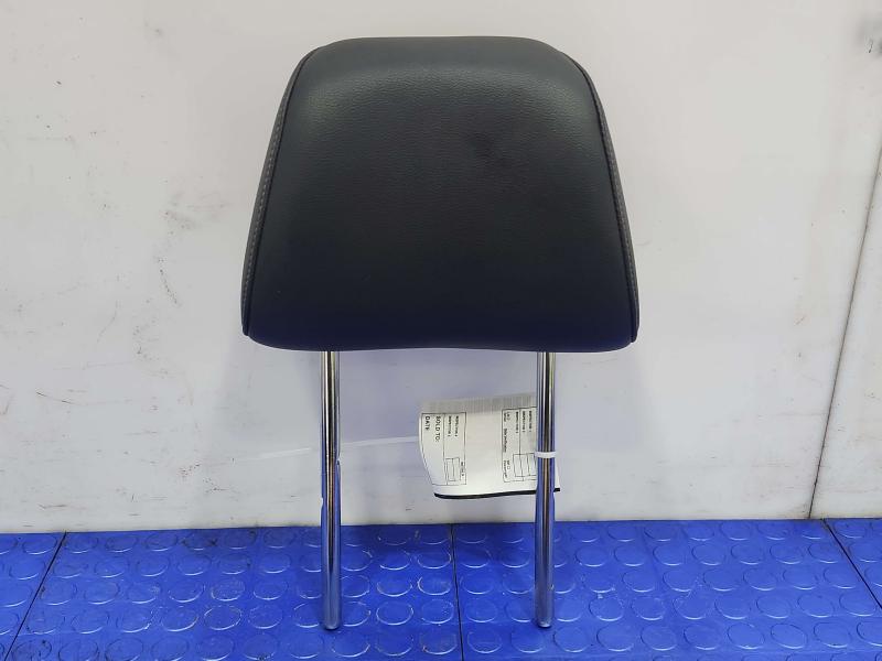 2020 Volkswagen Passat Headrest