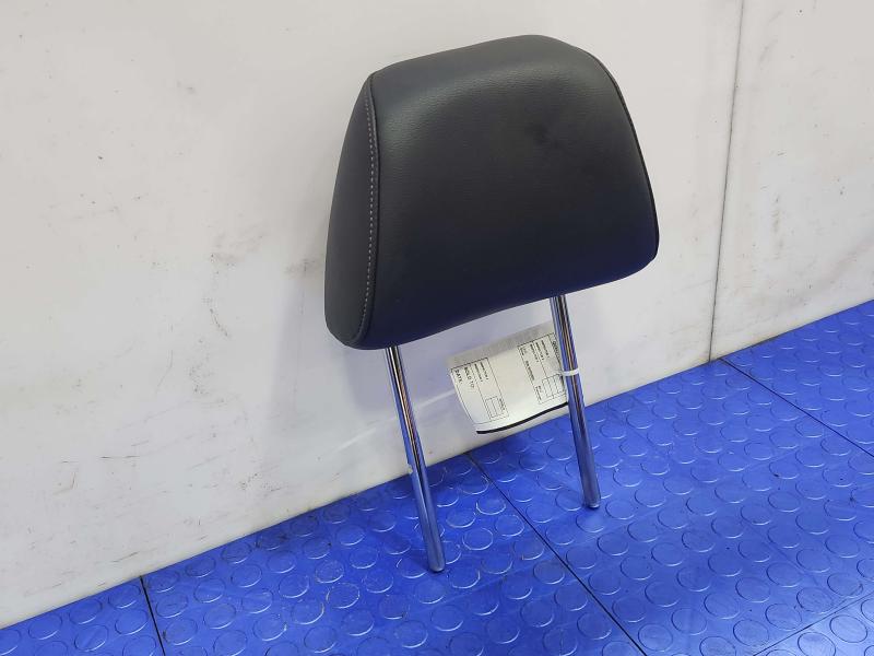 2020 Volkswagen Passat Headrest