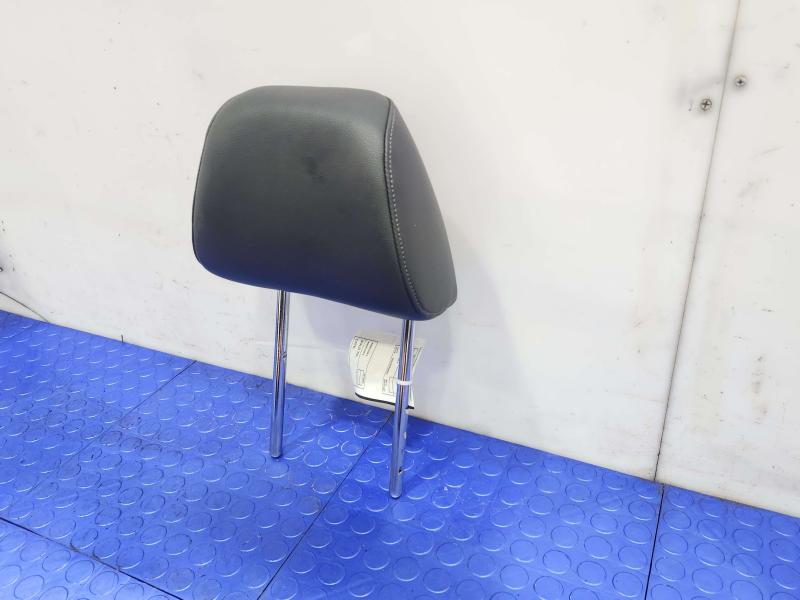 2020 Volkswagen Passat Headrest