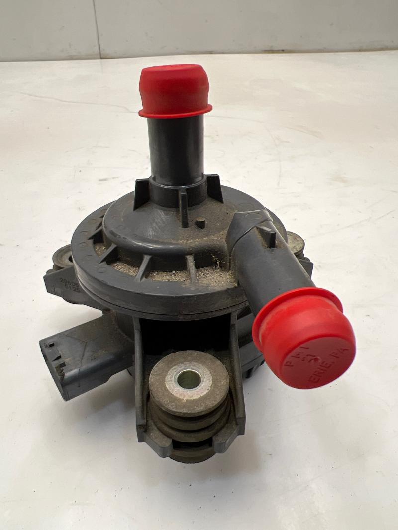 2011 - 2015 Toyota Prius Inverter Water Pump Assembly OEM G9040-52010
