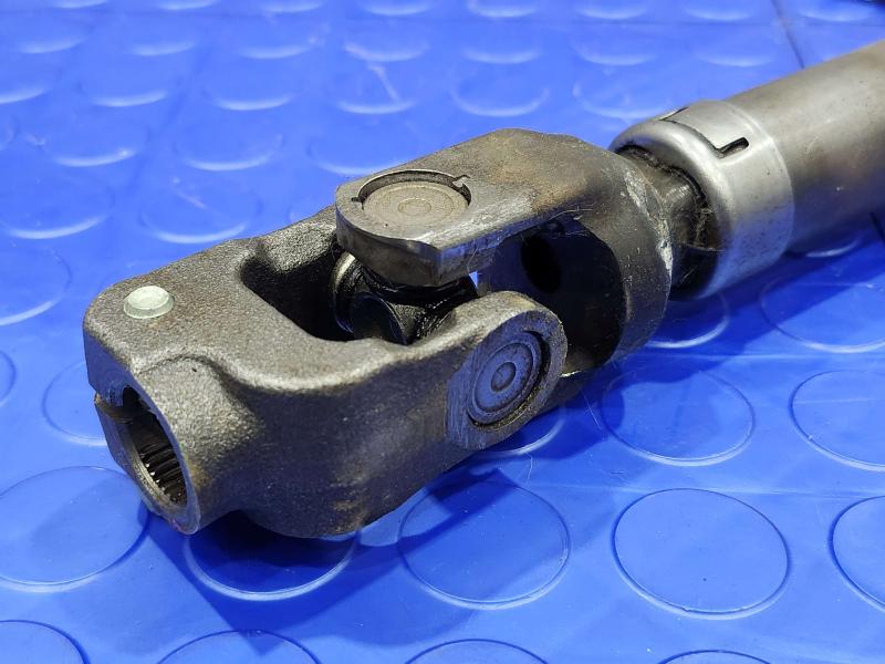 2010-2015 Toyota Prius 1.8L Upper Steering Intermediate Shaft OEM 4526012710