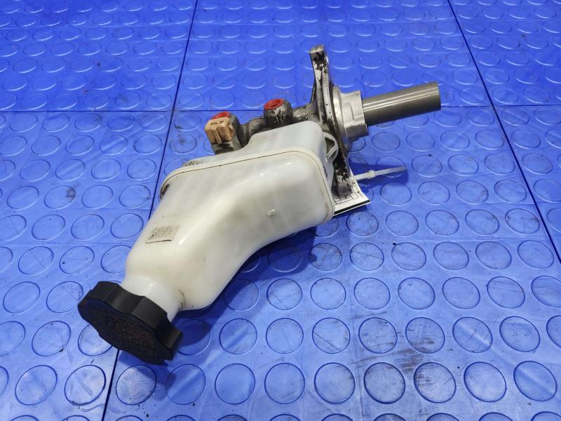 2011 Kia Sorento Master Cylinder