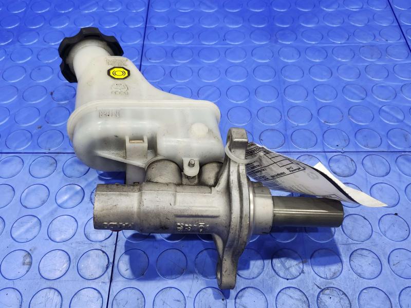 2011 Kia Sorento Master Cylinder