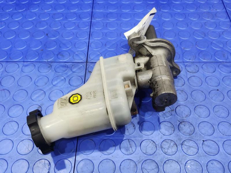 2011 Kia Sorento Master Cylinder