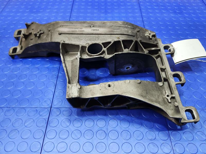 2017 Jaguar XE F-Pace 2.0L AWD Transmission Support Crossmember OEM T2H7383
