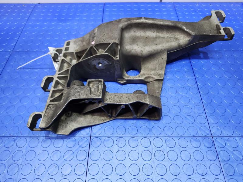 2017 Jaguar XE F-Pace 2.0L AWD Transmission Support Crossmember OEM T2H7383