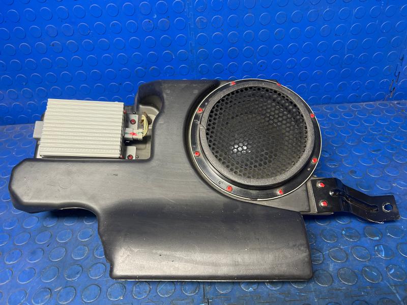 2009-2012 Ford Flex Subwoofer Box Assembly With Module Sony OEM 8A8T18C804AD