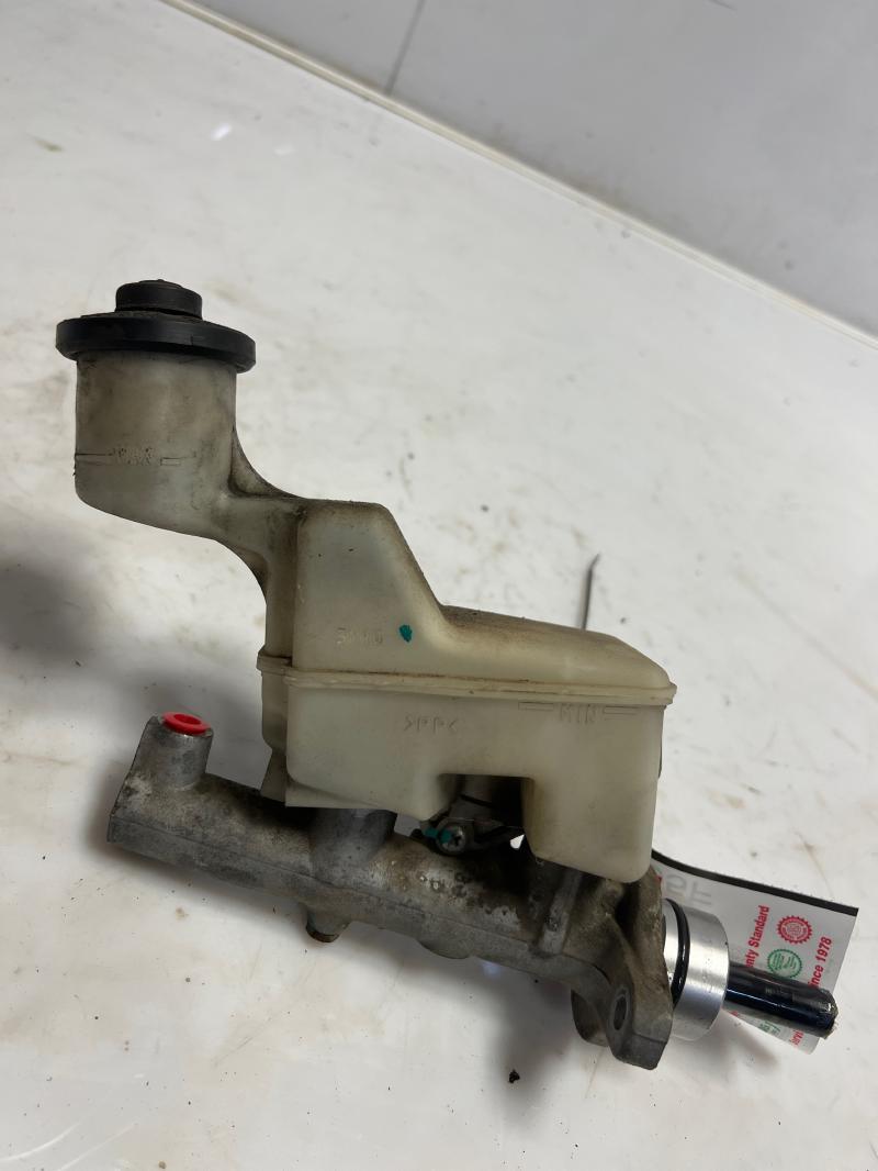 2003 - 2008 Toyota Corolla Brake Master Cylinder Assembly w/o ABS ONLY OEM 4720102320