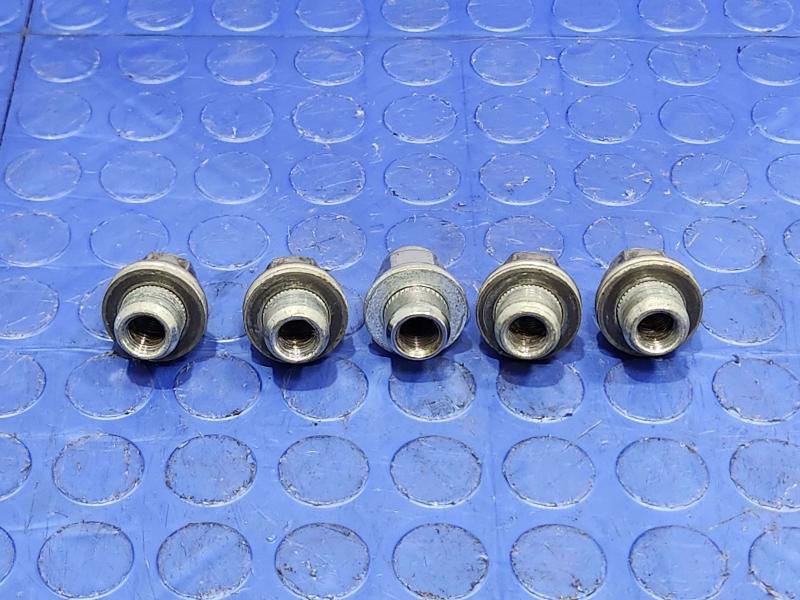 2018 Toyota Highlander Lug Nuts