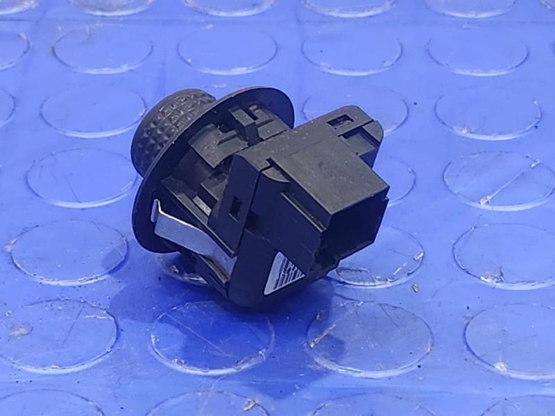 2013 Ford F-350 Super Duty Door Switch Front