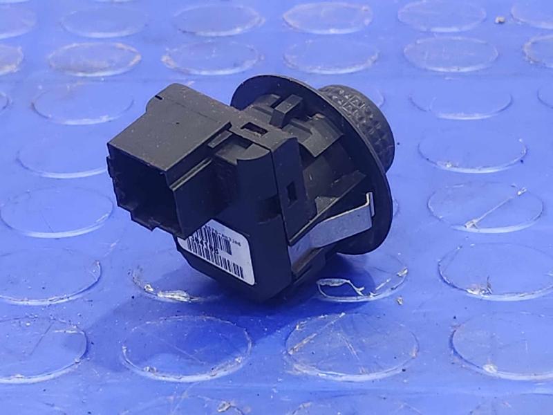 2013 Ford F-350 Super Duty Door Switch Front