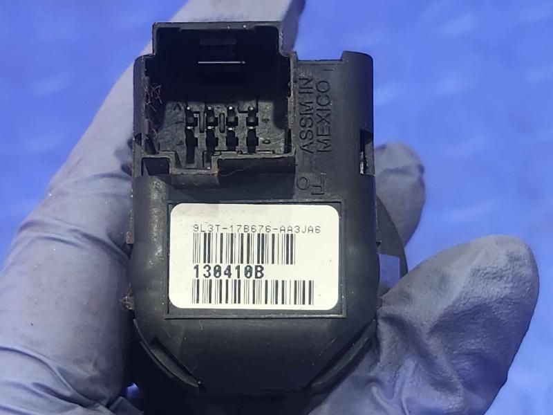 2013 Ford F-350 Super Duty Door Switch Front