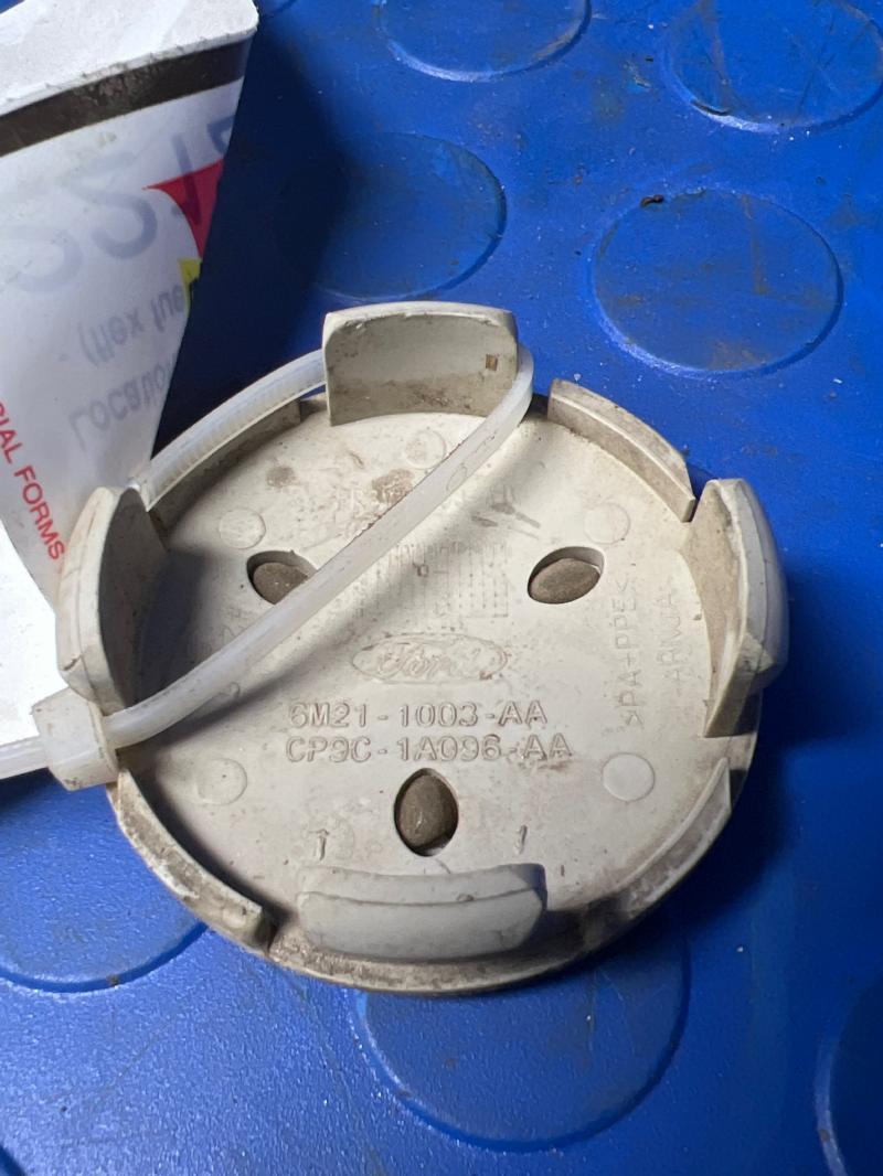 2015 Ford Focus Center Cap