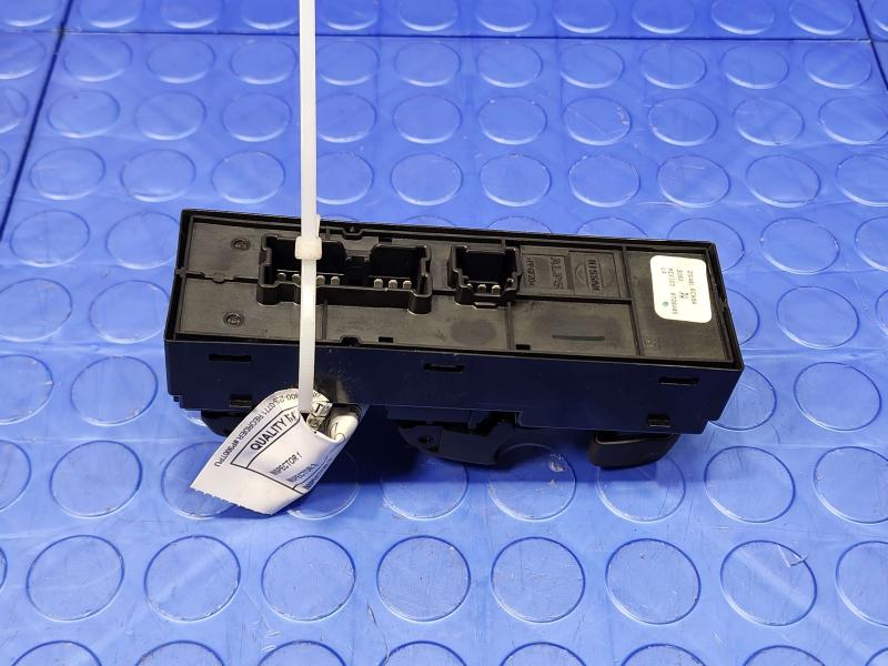 2022 Nissan Altima Door Switch Front