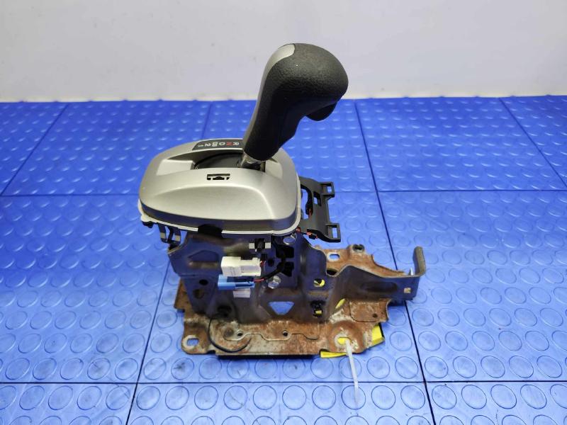 2008-2009 Honda Accord Automatic Transmission Gear Shifter Assembly OEM 54200TA5A51