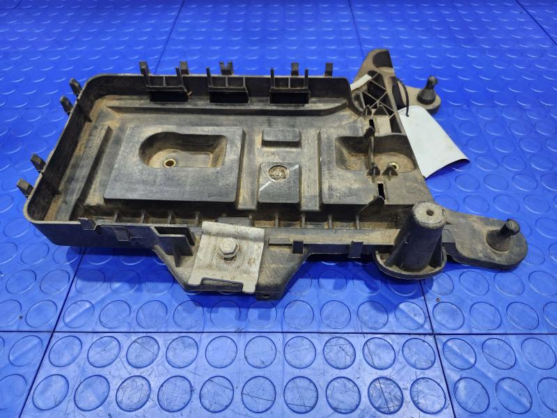 2010-2018 Volkswagen Jetta Battery Tray Genuine OEM Part 1KM915333