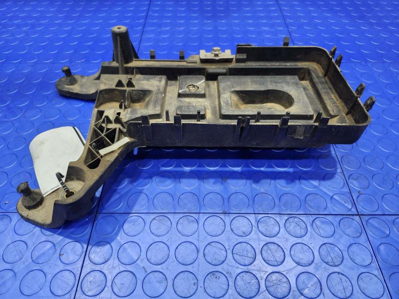 2010-2018 Volkswagen Jetta Battery Tray Genuine OEM Part 1KM915333