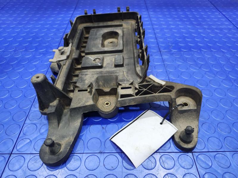 2010-2018 Volkswagen Jetta Battery Tray Genuine OEM Part 1KM915333