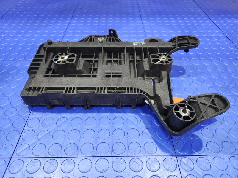 2010-2018 Volkswagen Jetta Battery Tray Genuine OEM Part 1KM915333
