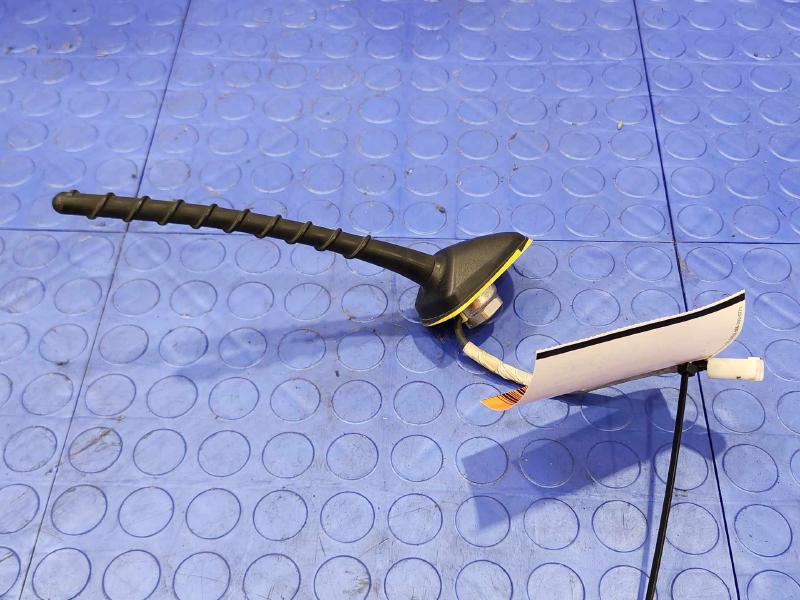 2011-2015 Toyota Prius Radio Antenna Assembly with Bluetooth OEM 8676047041