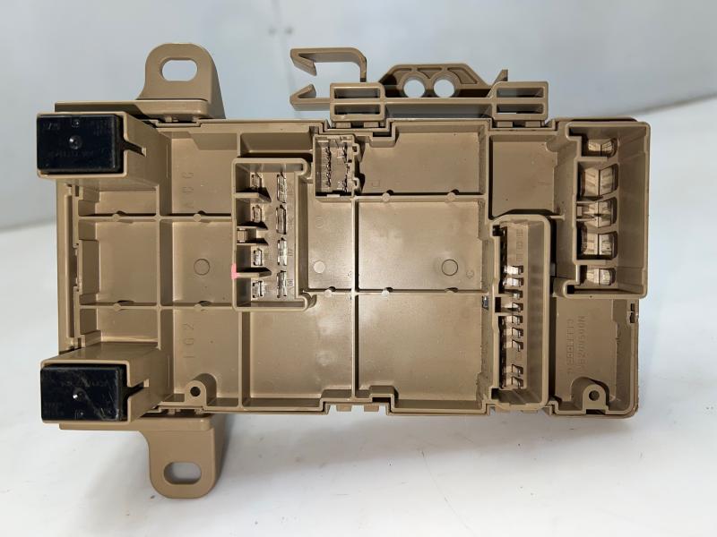 2014-2016 Subaru Forester Fuse Box Relay Junction Box OEM 82201FJ110