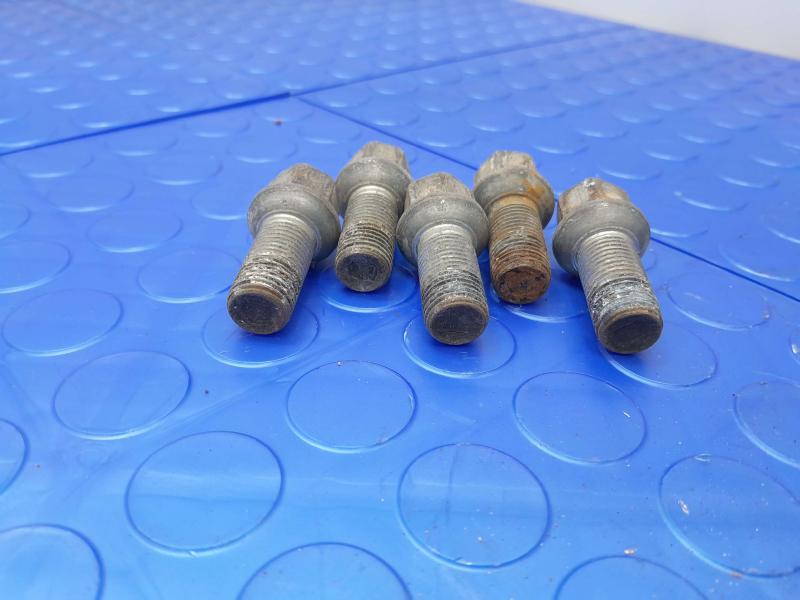 2008 Volkswagen Golf GTI Lug Nuts