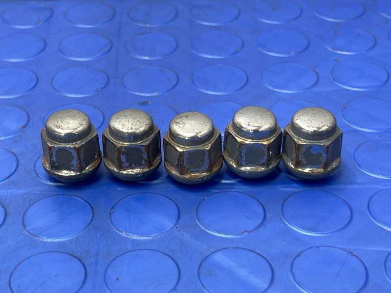 2007 Honda CR-V Lug Nuts