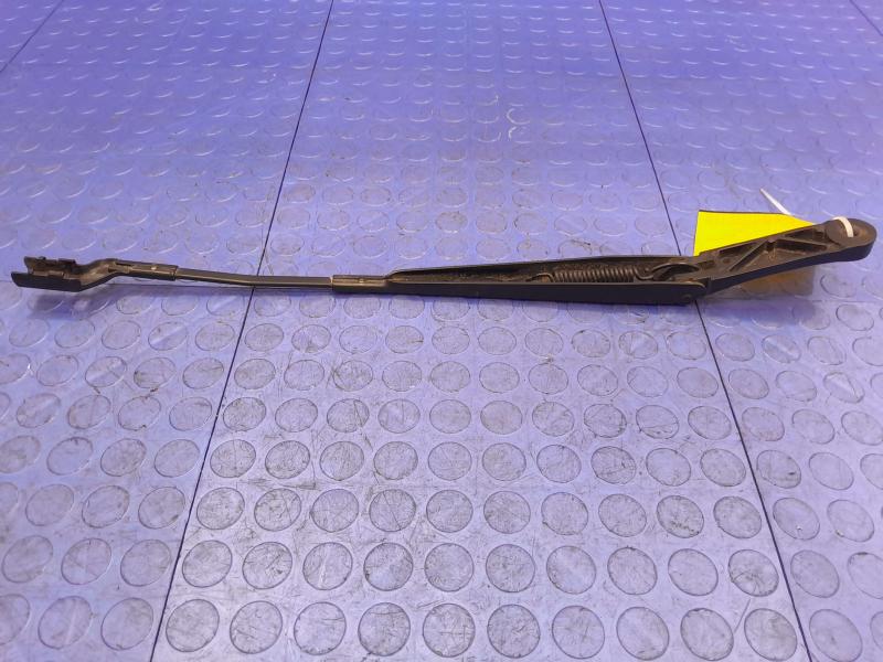 2013 Volkswagen Beetle Wiper Arm