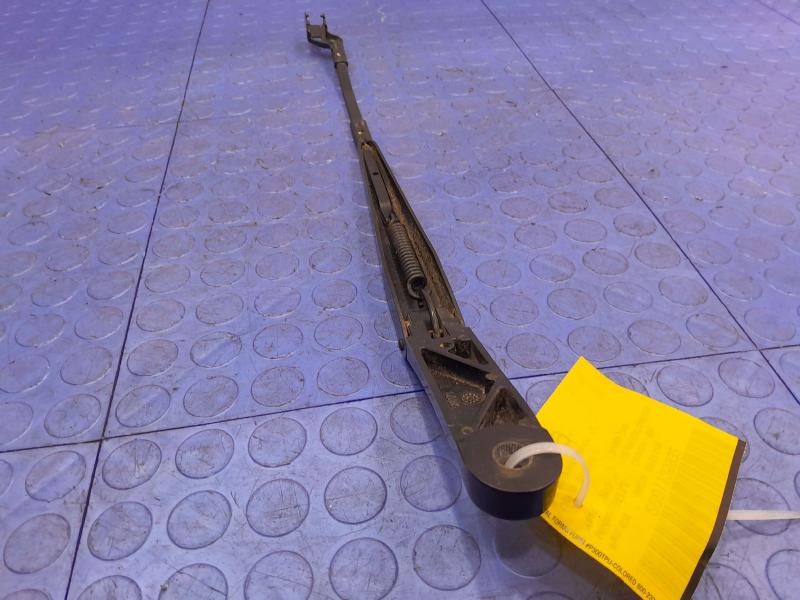 2013 Volkswagen Beetle Wiper Arm