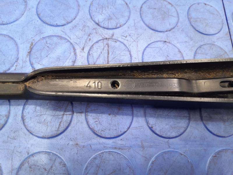 2013 Volkswagen Beetle Wiper Arm