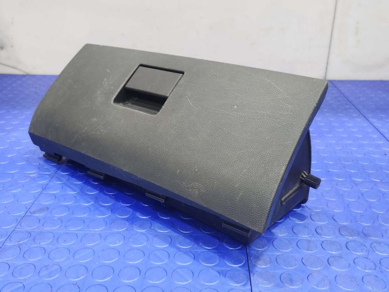2010 Dodge Ram 1500 Glove Box