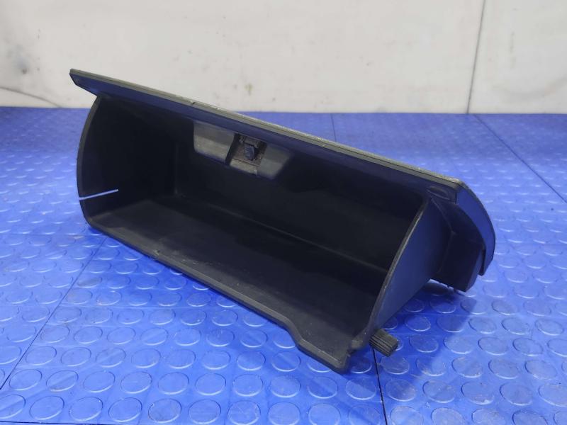 2010 Dodge Ram 1500 Glove Box