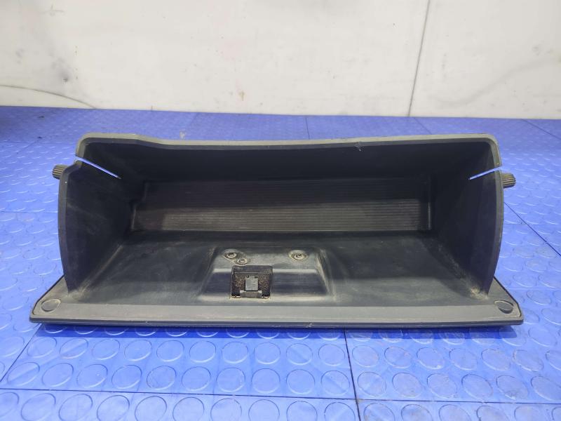 2010 Dodge Ram 1500 Glove Box